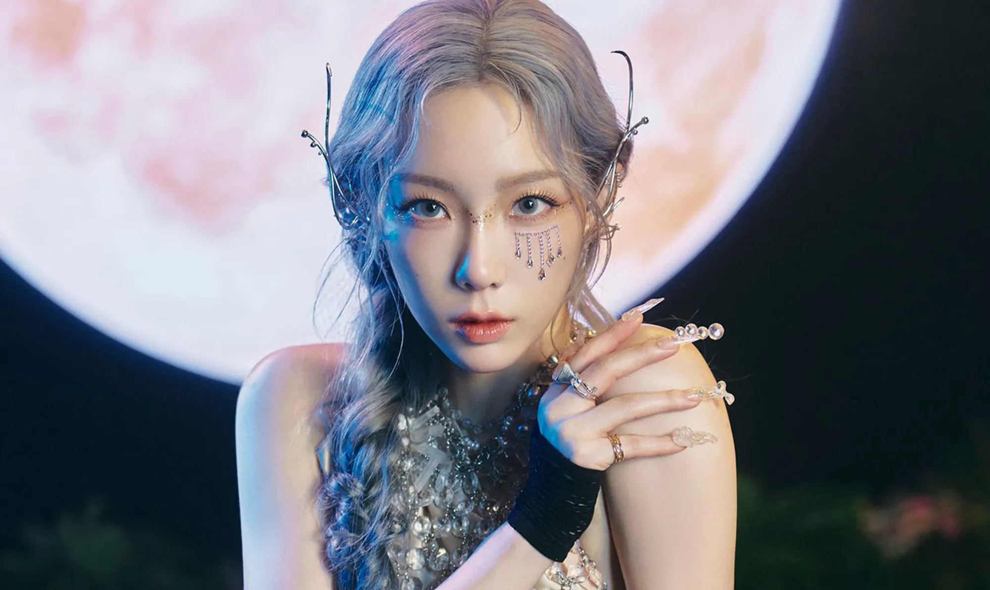 Taeyeon cover photo