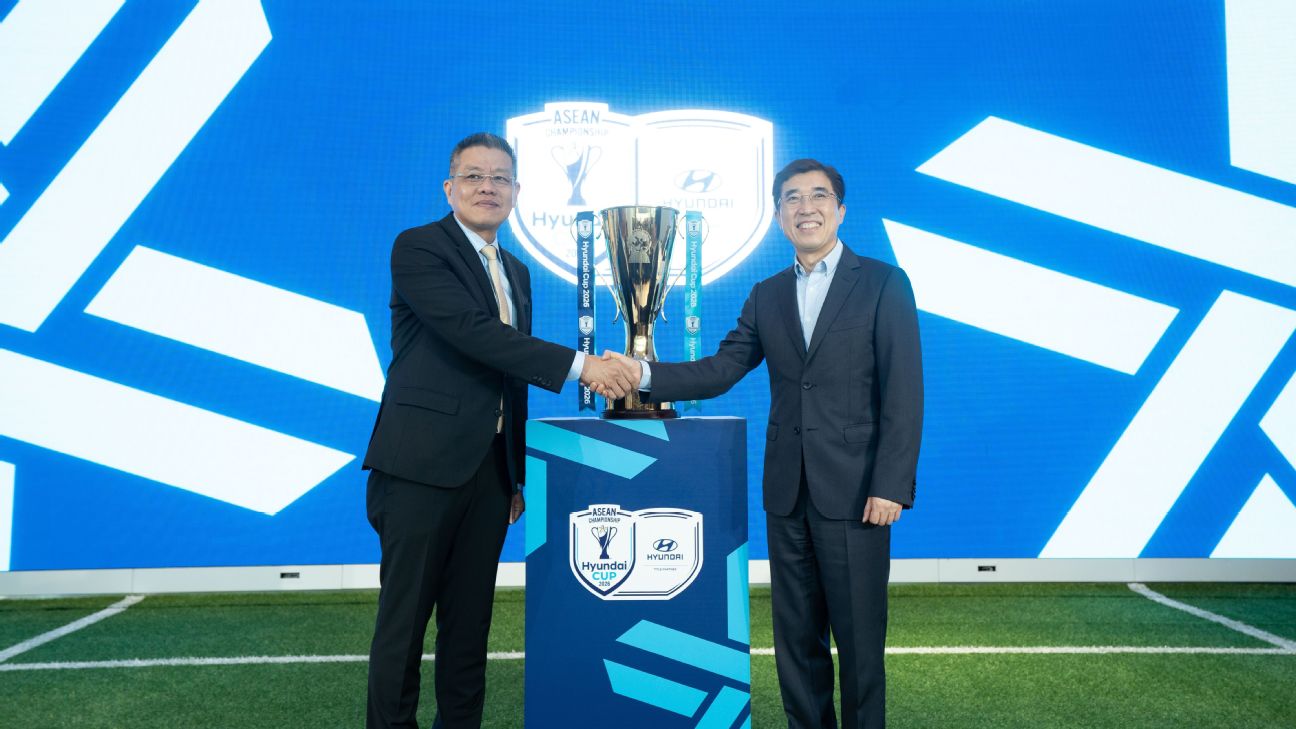Officials pose with the ASEAN Championship trophy at the Hyundai Cup launch event, symbolising regional football collaboration and Hyundai’s sponsorship of Southeast Asia’s premier international tournament.